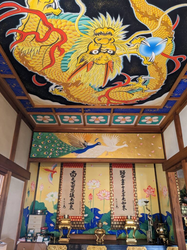 西唱寺内陣余間天井画