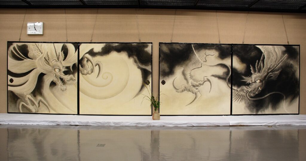 曹洞宗洞水寺本堂襖絵双龍図 (3)