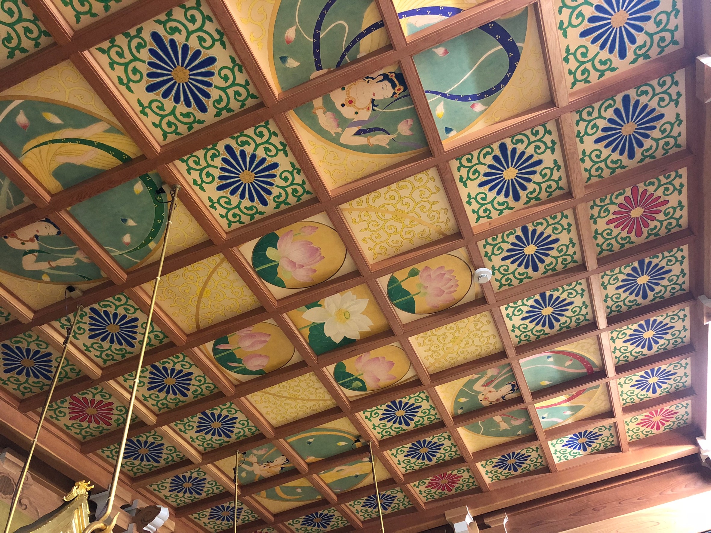 真宗高田派智慧光院天井画 | Work | 絵画工房 図南鵬翼 tonanhouyoku